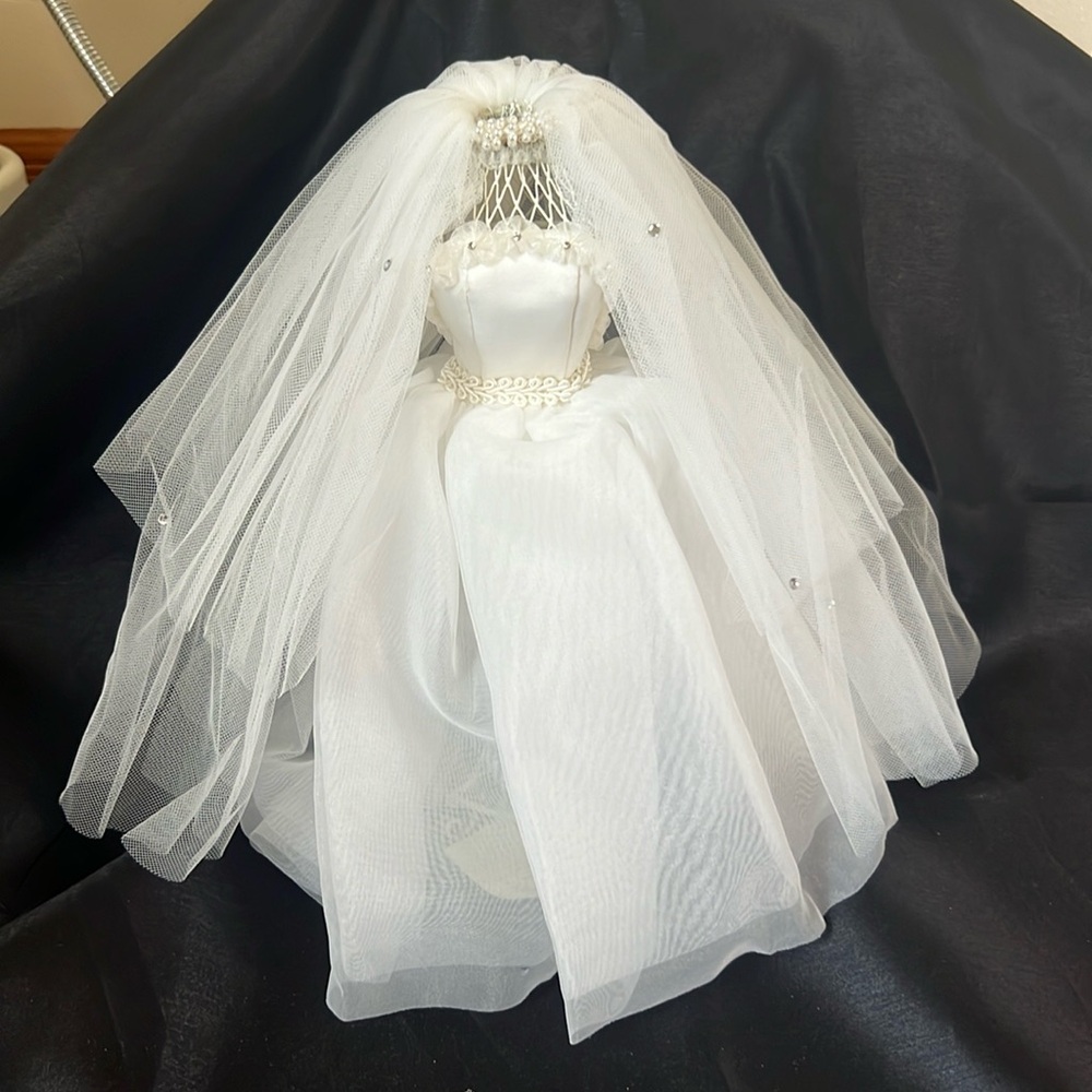 Beautiful Bridal dress table display